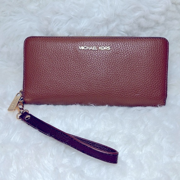 Like NEW Michael Kors Tan Leather Wallet with Wristlet - Picture 1 of 12